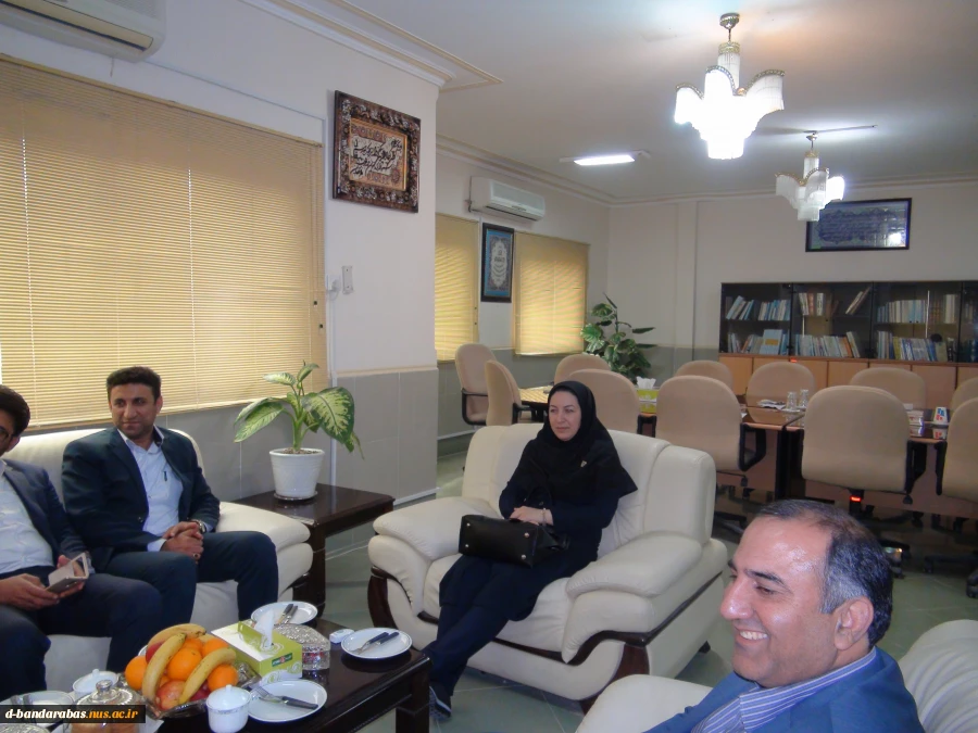 دیدار صمیمانه ریاست محترم دانشگاه فنی و حرفه ای با رییس اداره کار ، بخشدار و معاون  محترم فرماندار  جزیره ی قشم در خصوص زمین آموزشکده دختران و پسران این جزیره