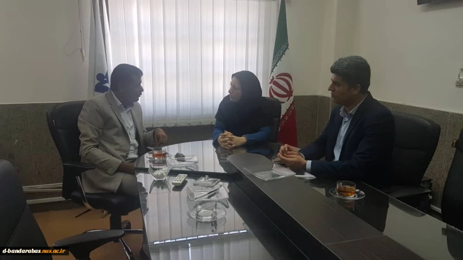نشست صمیمی ریاست دانشگاه فنی استان با نماینده خیرین در استان هرمزگان